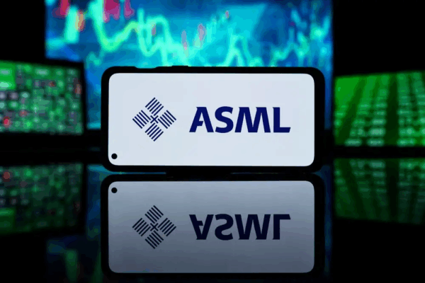 ASML Holding: La inversión estratégica en tecnología de semiconductores que impulsa el futuro digital en 2025